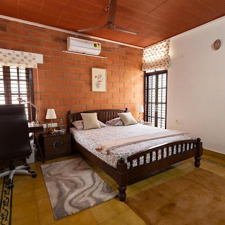 バンガロール Luho Stone House Bed & Breakfast エクステリア 写真