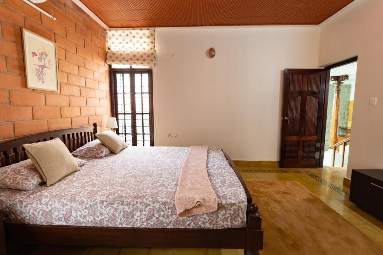 バンガロール Luho Stone House Bed & Breakfast エクステリア 写真