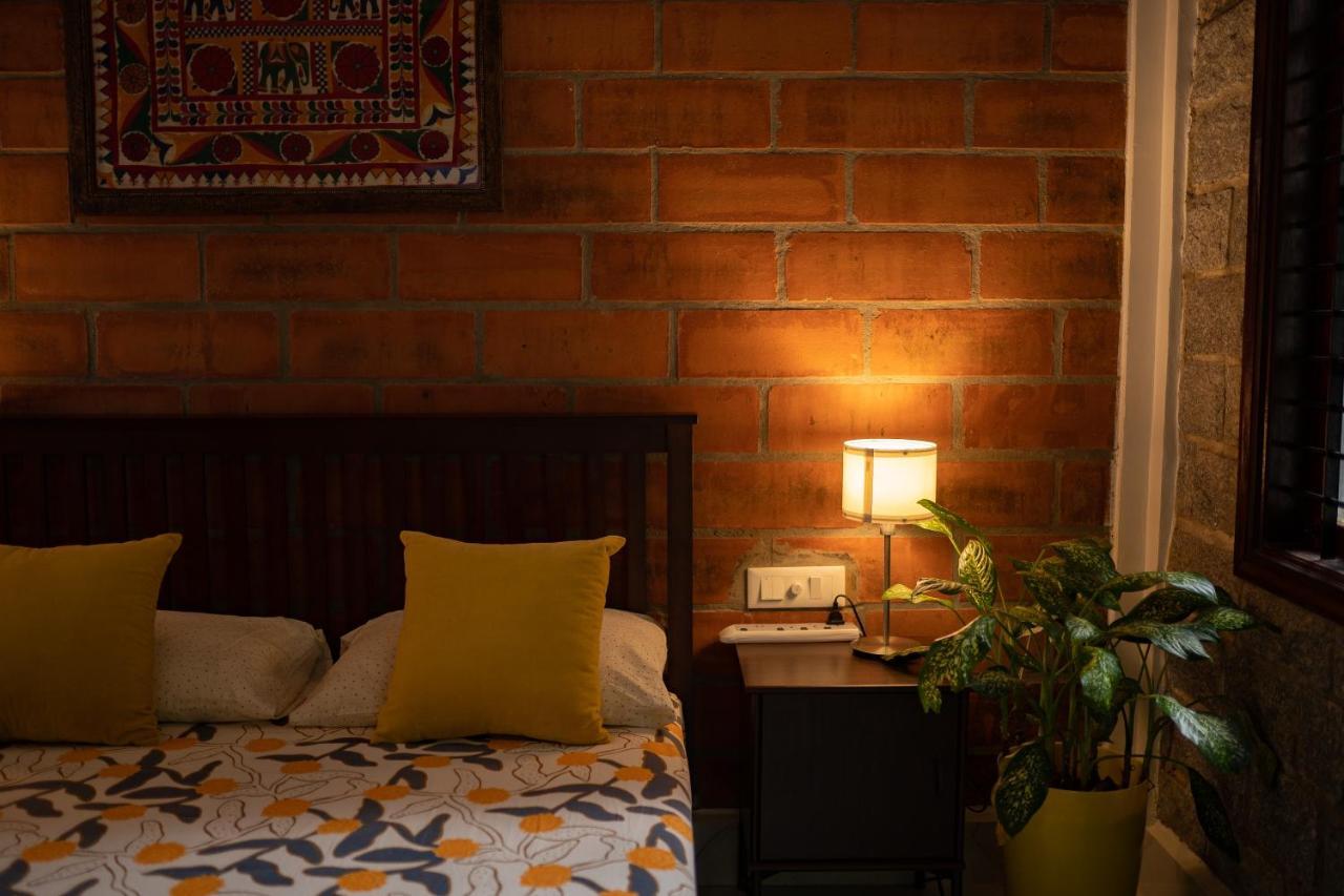 バンガロール Luho Stone House Bed & Breakfast エクステリア 写真