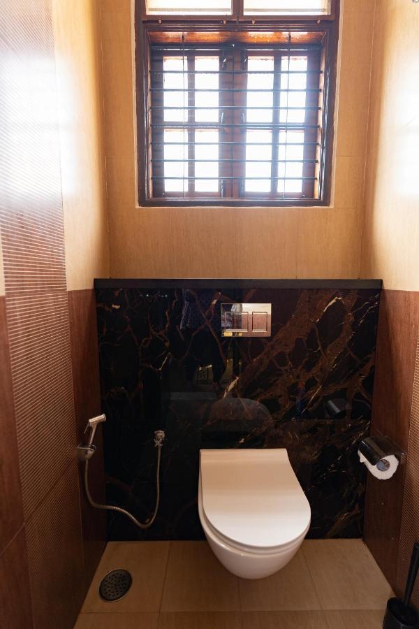 バンガロール Luho Stone House Bed & Breakfast エクステリア 写真
