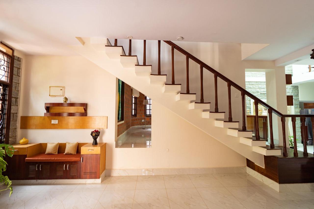 バンガロール Luho Stone House Bed & Breakfast エクステリア 写真