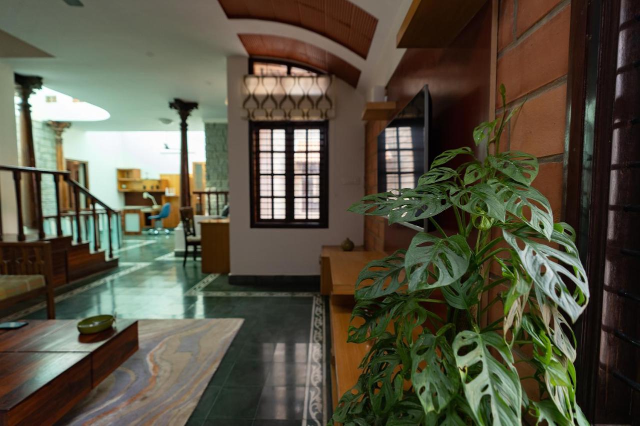 バンガロール Luho Stone House Bed & Breakfast エクステリア 写真