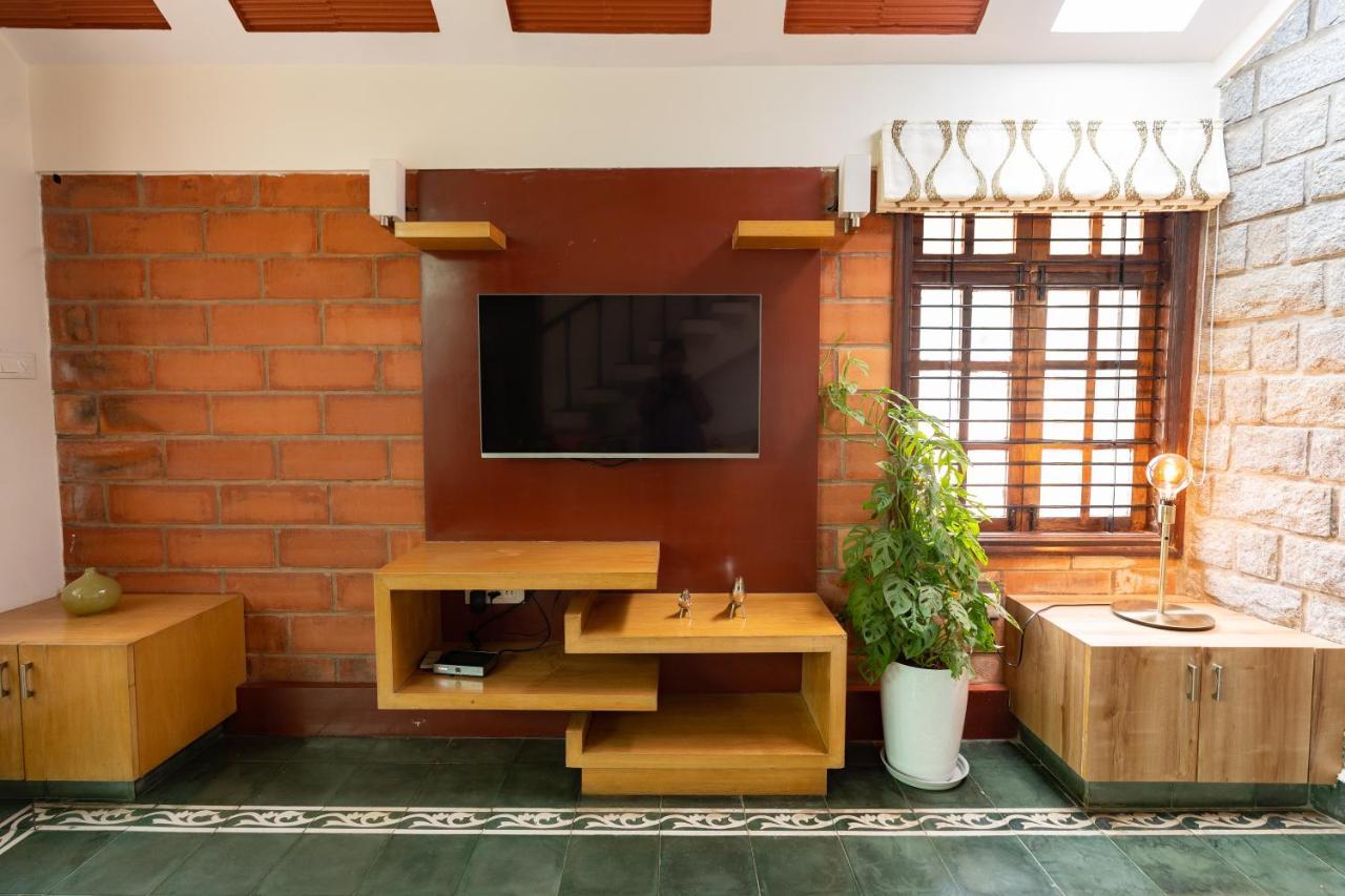 バンガロール Luho Stone House Bed & Breakfast エクステリア 写真