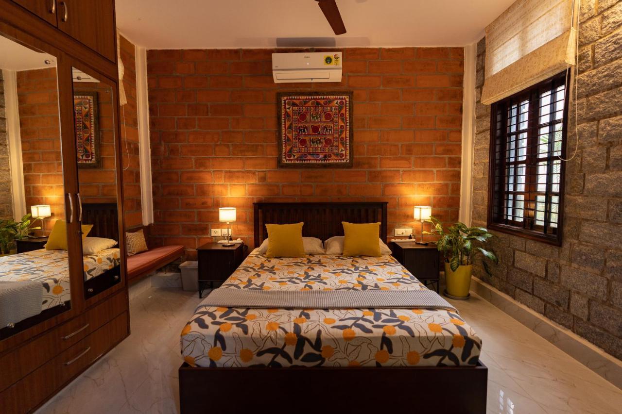バンガロール Luho Stone House Bed & Breakfast エクステリア 写真